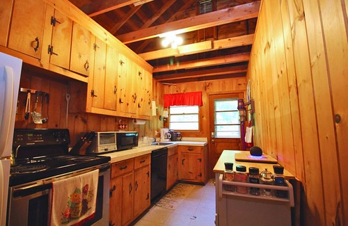 Stockbridge Casa | Cozy, welcoming Berkshires cottage – perfect home base & place to unplug!