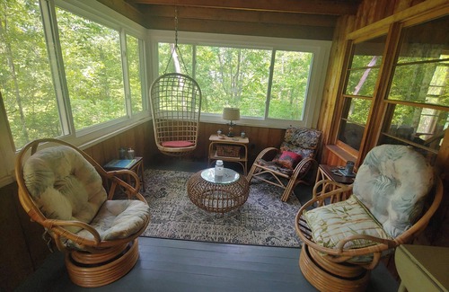 Stockbridge Casa | Cozy, welcoming Berkshires cottage – perfect home base & place to unplug!