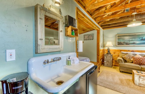 Florence Apartamento | cabaña acogedora y bien decorada con cerca de acceso a la playa y perros!
