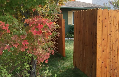 Bishop Casa | Cozy West Bishop Duplex, Short Stroll to Downtown