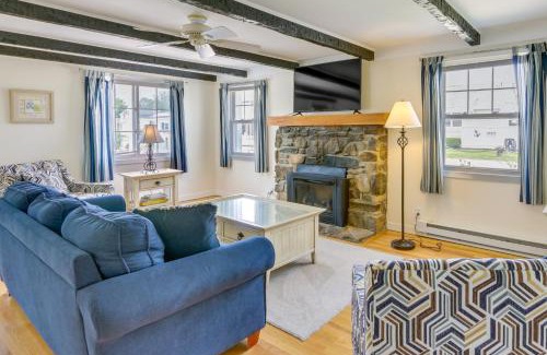 Westbrook Center Casa | Cozy Westbrook Vacation Rental - Walk to Beach!
