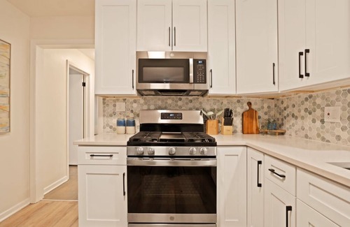 Hillside Casa | Cozy Westchester Retreat Near Chicago & Parks | LCP Collection