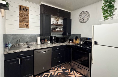 Lyman Cabaña | Cozy Western Boho Retreat~1BR / 1BA~ Tiny Cottage