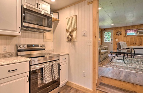 Lisbon Cabina | Cozy White Mountains Getaway w/ Wood Fire Pit