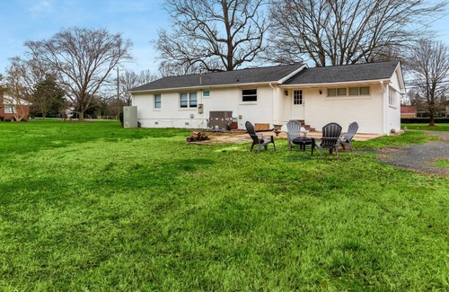 Moores Chapel Casa | Cozy Whitewater Center Retreat—Great for Groups!