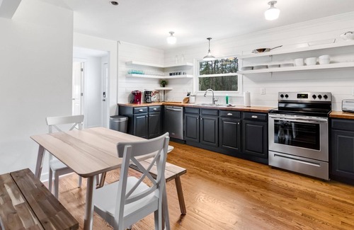 Moores Chapel Casa | Cozy Whitewater Center Retreat—Great for Groups!