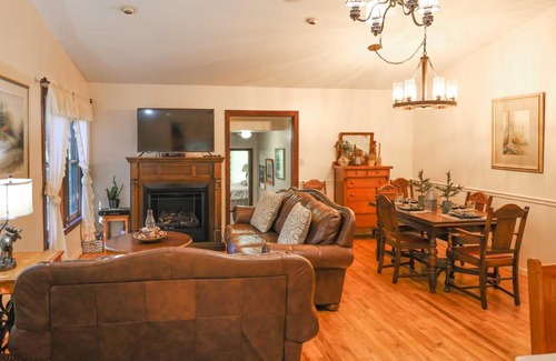 Whittier Casa | Cozy Whittier Home with Fire Pits Less Than 15 Mi to Hiking!