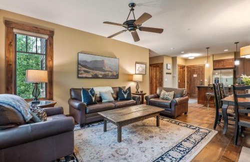 Historic District Apartamento | Cozy Winter Escape - 2BR & 2BA Near Snowy Trails and Downtown