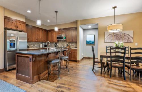 Historic District Apartamento | Cozy Winter Escape - 2BR & 2BA Near Snowy Trails and Downtown
