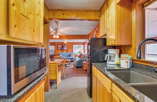 Bagley Cabina | Cozy Wisconsin Cabin: Walk to Beach & Boat Ramp!