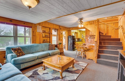 Bagley Cabina | Cozy Wisconsin Cabin: Walk to Beach & Boat Ramp!