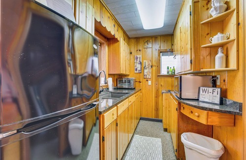 Bagley Cabina | Cozy Wisconsin Cabin: Walk to Beach & Boat Ramp!