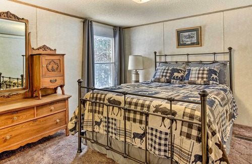 Elcho Casa | Cozy Wisconsin Getaway w/ Deck & Fire Pit!