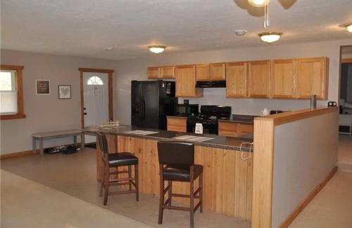 Hatfield Casa | Cozy Wisconsin home a block off Lake Arbutus.