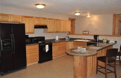 Hatfield Casa | Cozy Wisconsin home a block off Lake Arbutus.