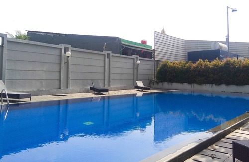 Kayu Putih Apartamento | Cozy With Good Location Studio At Tifolia Apartment By Travelio