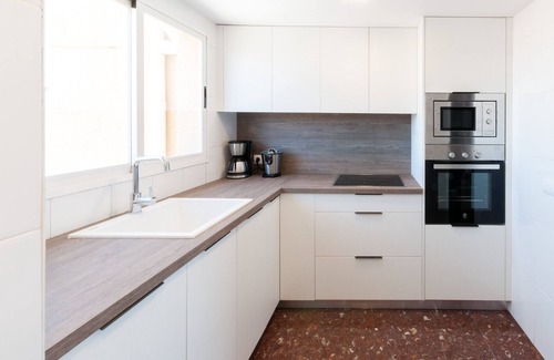 Grao de Gandia Apartamento | Acogedor con estilo mediterráneo, a pocos metros de la playa. A/A y wifi gratis. Terraza con vistas al mar-ALQUILER SOLO FAMILIAS