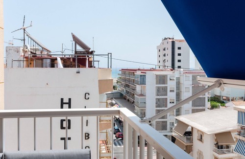 Grao de Gandia Apartamento | Acogedor con estilo mediterráneo, a pocos metros de la playa. A/A y wifi gratis. Terraza con vistas al mar-ALQUILER SOLO FAMILIAS