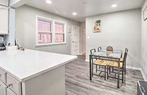 Woodbridge Casa | Cozy Woodbridge Home w/ Fire Pit & Deck