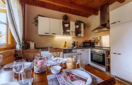 Steina Casa | Casa de madera acogedora, de unos 80 metros cuadrados con jardín cercado - perros willk. - WLAN incl