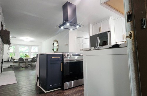 Mount Mourne Casa | Cozy Woodsy Retreat in Metro CLT