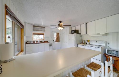 Worley Casa | Cozy Worley Cabin with Lake Access and Gas Grill!