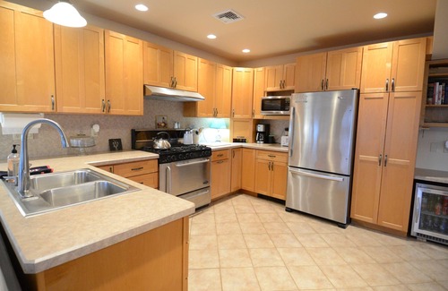 East Haven Casa | Cozy, year round beachside cottage just steps to the water