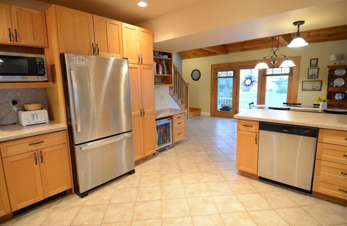 East Haven Casa | Cozy, year round beachside cottage just steps to the water