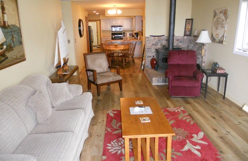 Oshkosh Casa | Año Cozy Alrededor Lake Front Casa de vacaciones
