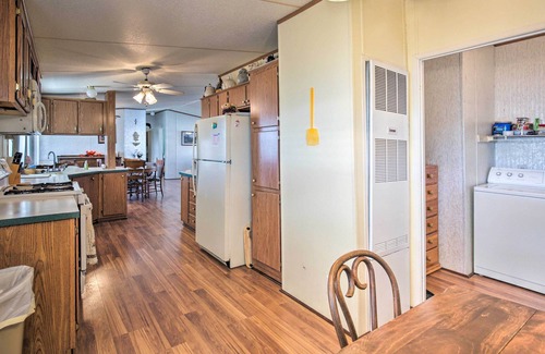 The Foothills Casa | Cozy Yuma Retreat w/ Furnished Patio & Grill!