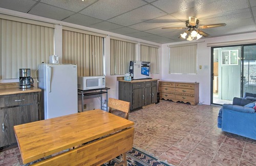 The Foothills Cabaña | Cozy Yuma Retreat w/ Furnished Patio & Grill!