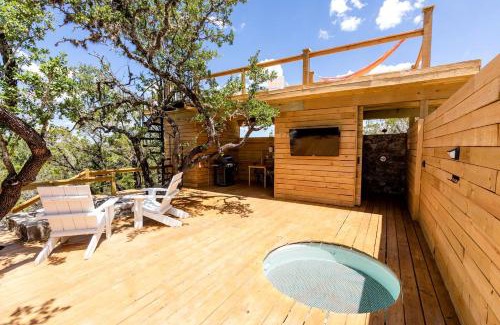 Dripping Springs Otro | Cozy Yurt with Hot Tub Surrounded by Nature in Dripping Springs, Texas