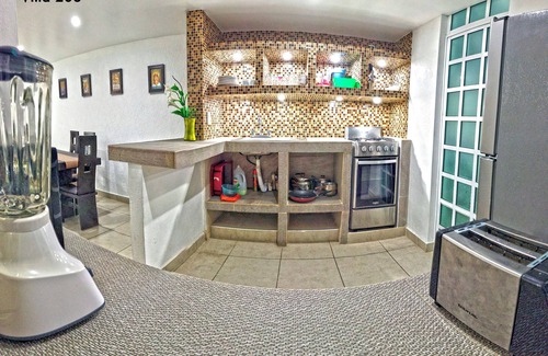 Granjas del Marqués Villa | Hermosa casa recién remodelada cerca de la playa.