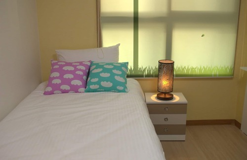 Sinchon-dong Casa | Cozybox Guesthouse