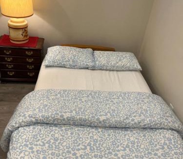 Mississauga Casa | CozyHaven A private entrance, comfy basement apartment in Mississauga with free parking Conveniently located with easy access to the airport downtown Toronto major malls and highways for a seamless stay
