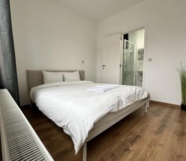 Brussels Casa | CozyRoom 5 Min from Gare du Midi