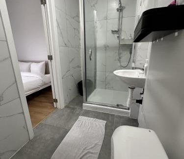 Brussels Casa | CozyRoom 5 Min from Gare du Midi