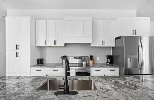 Holy Cross Casa | CozySuites 3BD - Arsenal Heights Indy 2