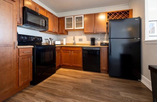 Old Louisville Apartamento | Cozysuites 800 Tower 2BR w sky Pool gym 32