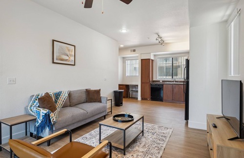 Glendale Sports and Entertainment District Apartamento | CozySuites at Zone Westgate