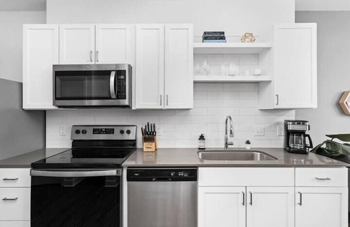Fountain Square Apartamento | CozySuites Boutique 1BR Downtown Indy