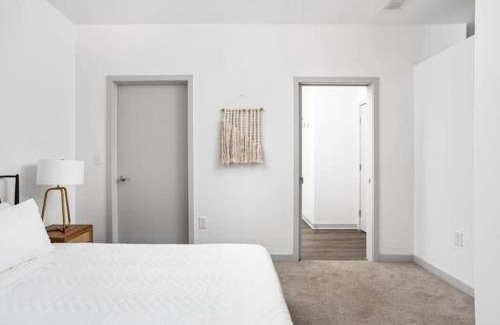 Kennedy King Apartamento | CozySuites I Trendy 1BR Bottleworks Indy #3