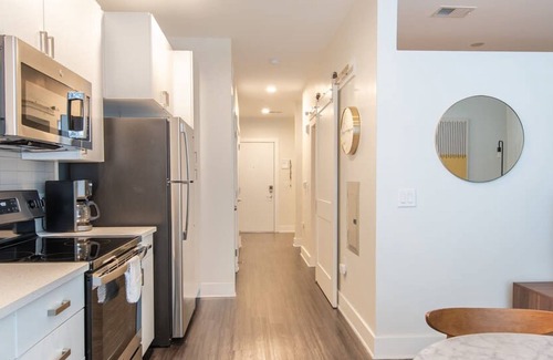 Central Business District Apartamento | Cozysuites l Gorgeous 1BR in Downtown Cincinnati