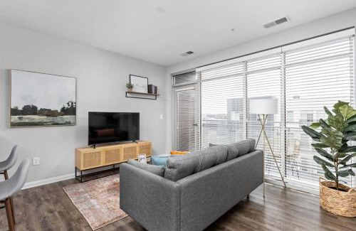 Cole-Noble District Apartamento | CozySuites l Roomy 1BR, Monument Circle, Indy