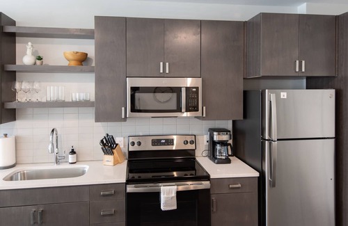 Central Business District Apartamento | Cozysuites l Stylish 1BR in Downtown Cincinnati