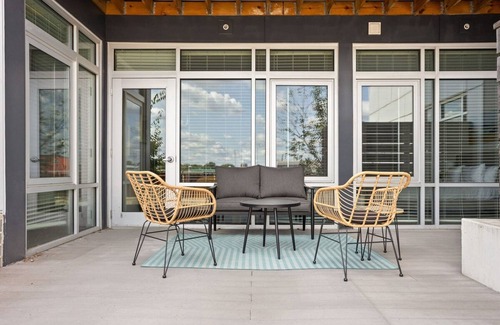 Downtown Indianapolis Apartamento | Cozysuites l Trendy 2BR Bottleworks Indy 1