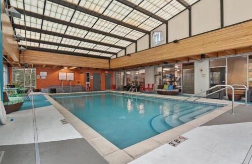 Mill District Apartamento | CozySuites Mill District with pool, gym #04