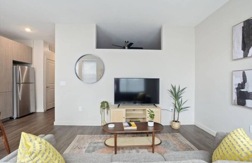 Lower Lawrenceville Apartamento | CozySuites Modern 1BR, Lawrenceville