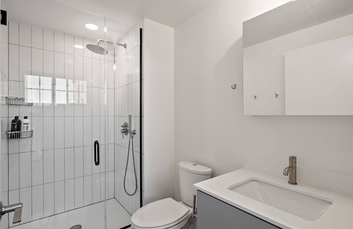 Warehouse District Apartamento | CozySuites NLG - Modern 2BR condo #13
