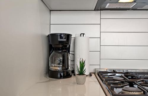 Warehouse District Apartamento | CozySuites NLG - Modern 2BR condo #16